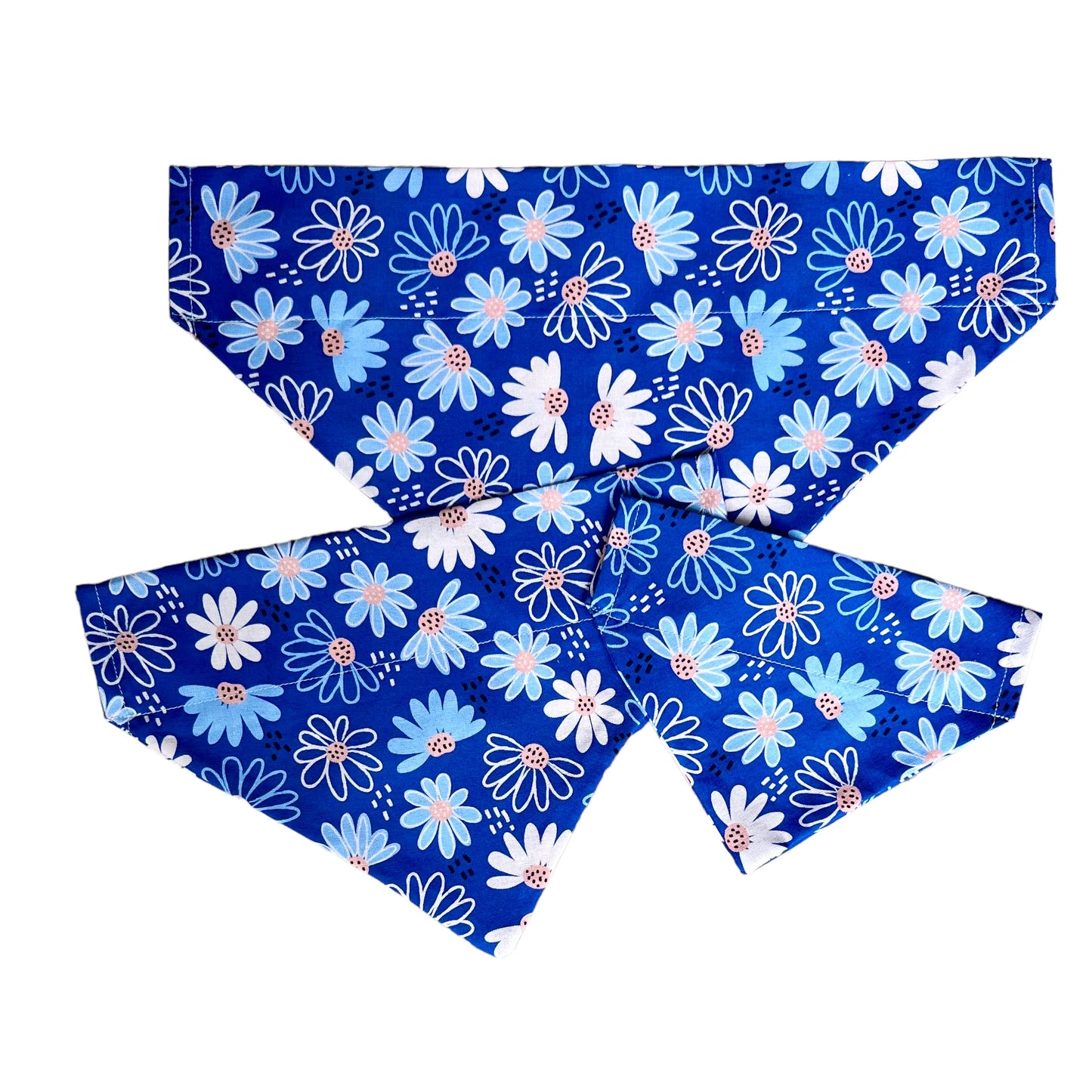 Blue Daisies Slide on Bandanas