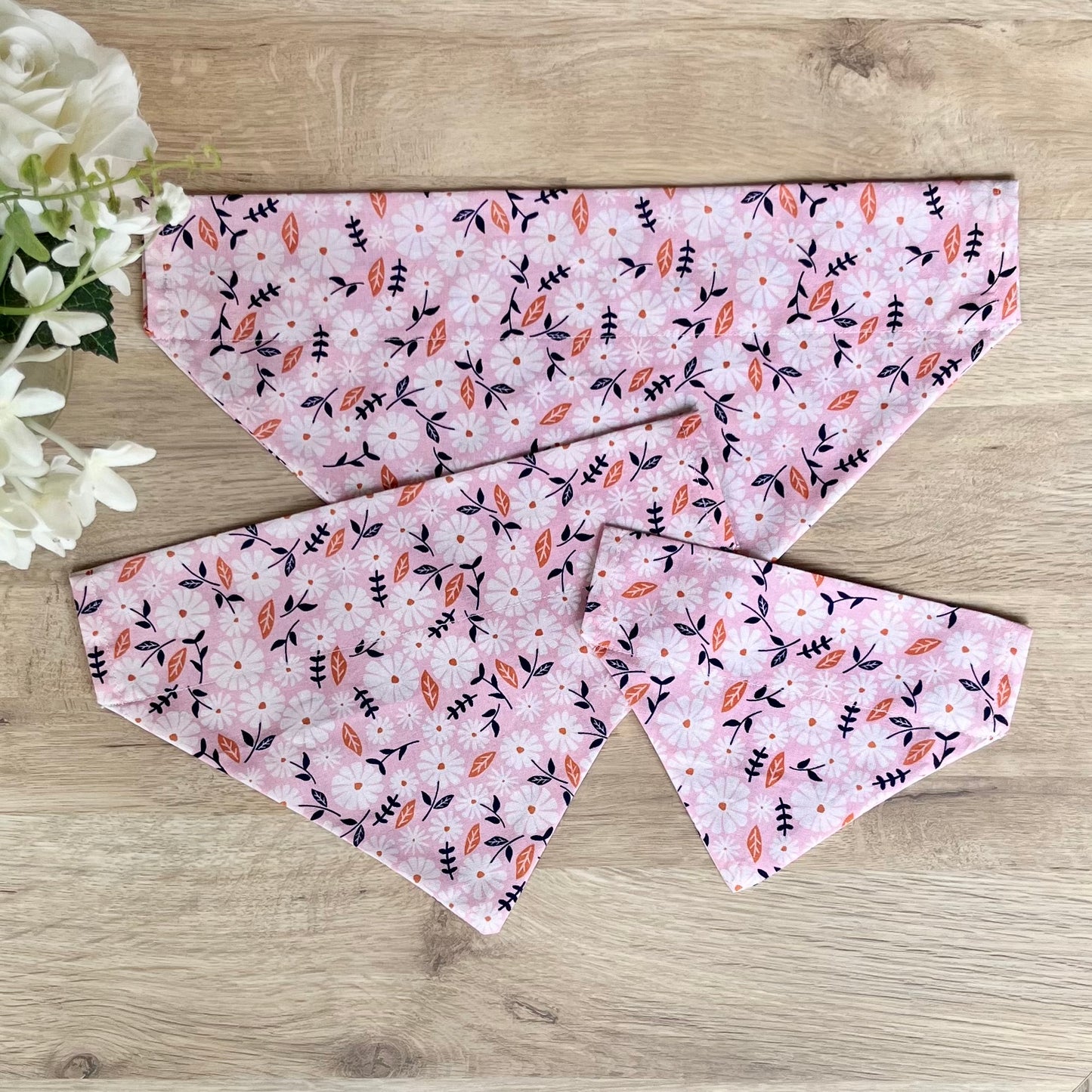 Pink Daisies Slide on Bandanas